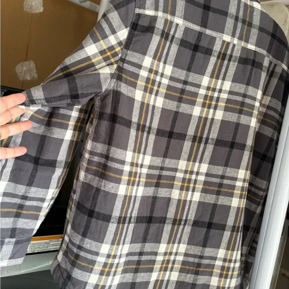 🩶New Outdoor life🖤flannel men’s shirt size(S/C) - Picture 3 of 10